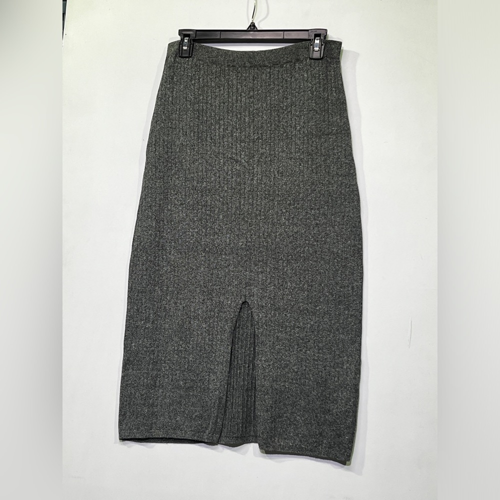 FREE PEOPLE Gray ribbed midi knit  skirt‎ size L. - Picture 2 of 10